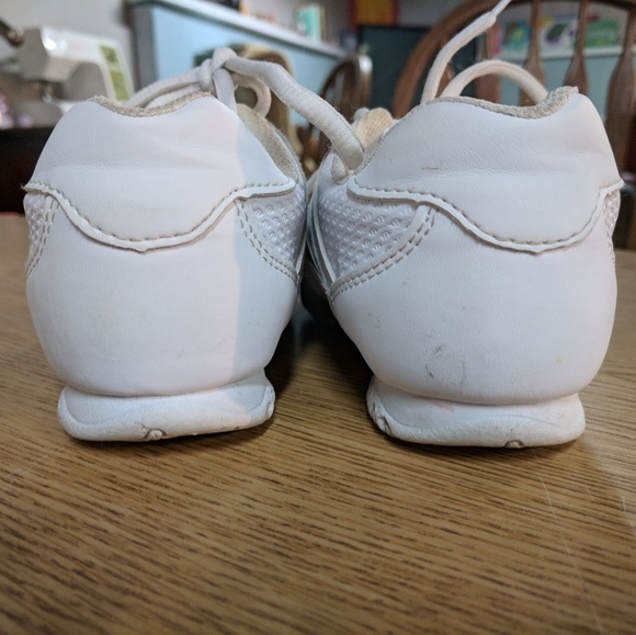 cheer sneakers payless